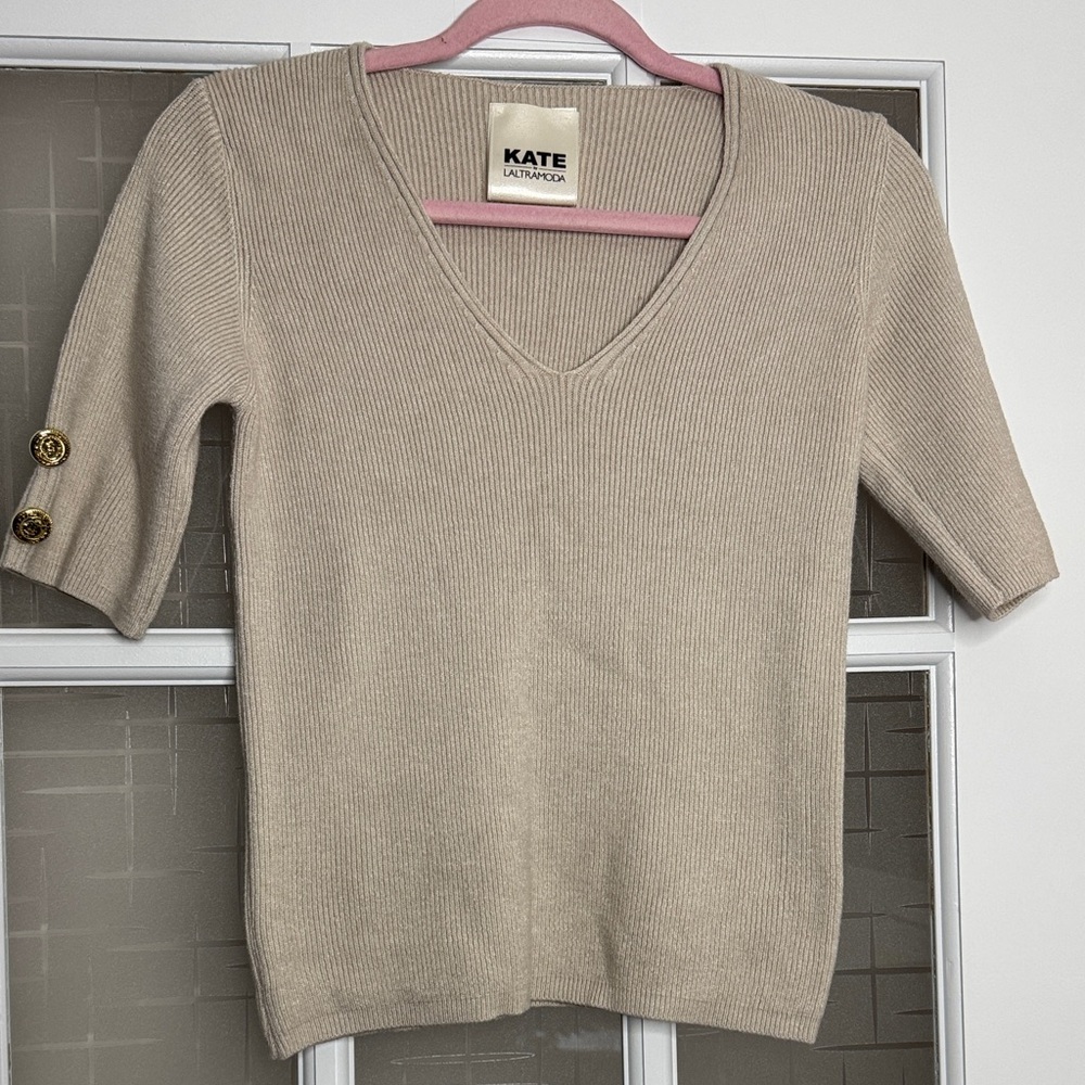 V-Neck Sweater in Beige